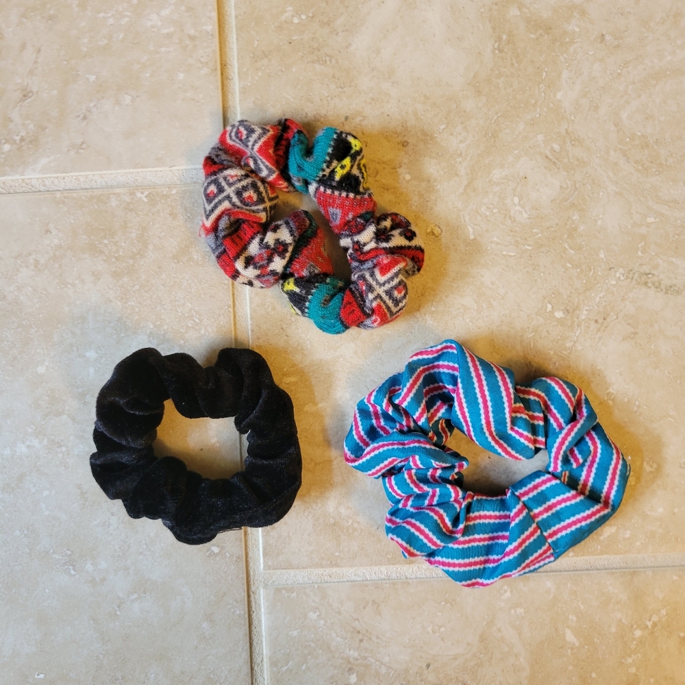 15 Scrunchies - Picture 4 of 4